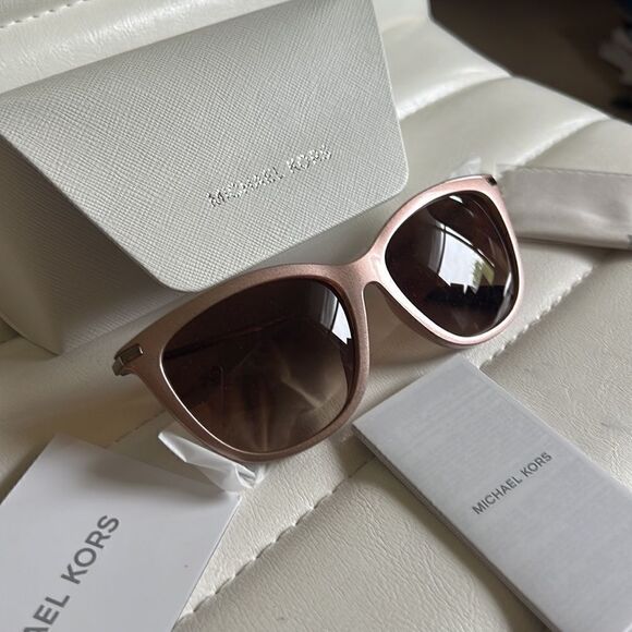 NWT Michael Kors 56mm cat eye sunglasses blush/camel - Picture 6 of 14